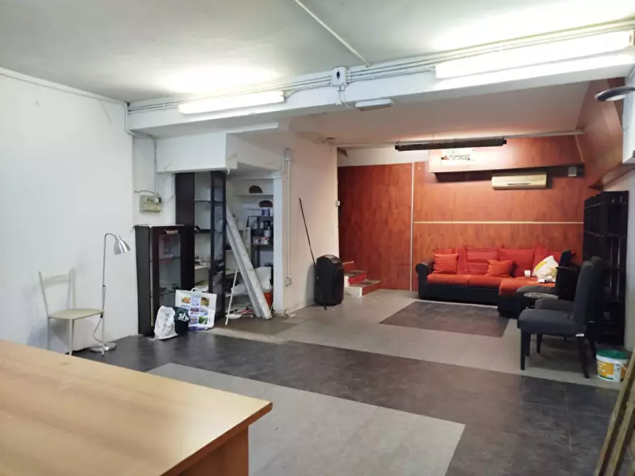 Immagine 18 di Negozio in affitto  in Via Domenico Tibone 2/D a Torino