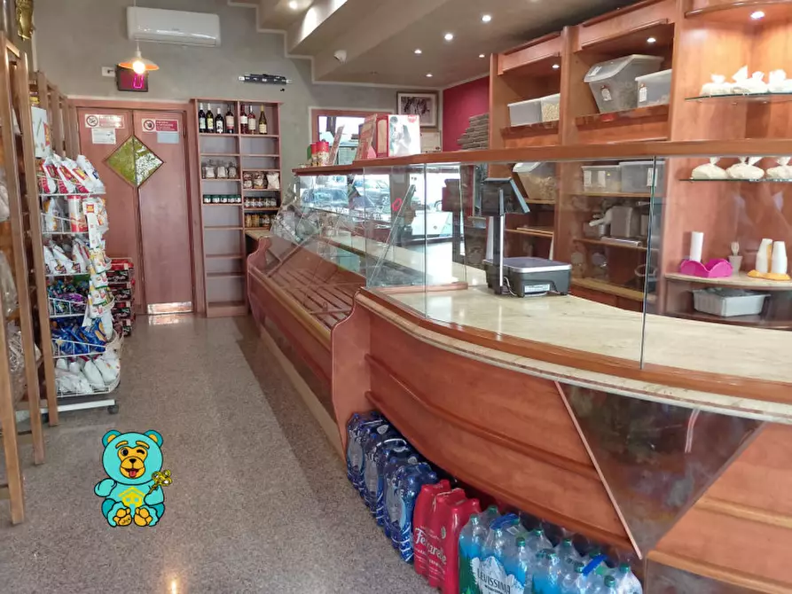 Immagine 1 di Attività commerciale in vendita  in via bari 19 a Lecce