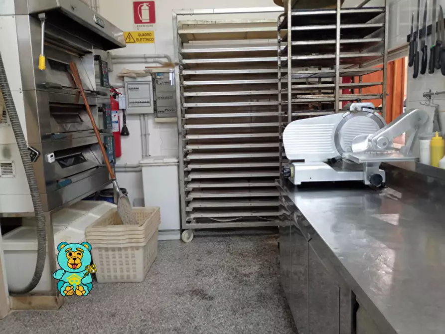 Immagine 3 di Attività commerciale in vendita  in via bari 19 a Lecce