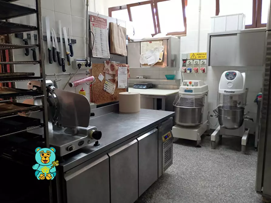 Immagine 4 di Attività commerciale in vendita  in via bari 19 a Lecce