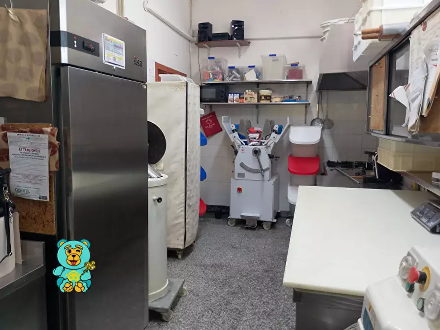 Immagine 5 di Attività commerciale in vendita  in via bari 19 a Lecce