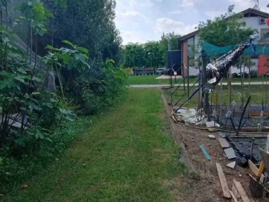 Immagine 12 di Terreno in vendita  in Via Primavera a Campodarsego