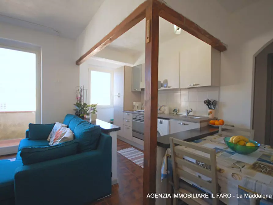 Immagine 4 di Appartamento in vendita  in via Aldo Moro a La Maddalena