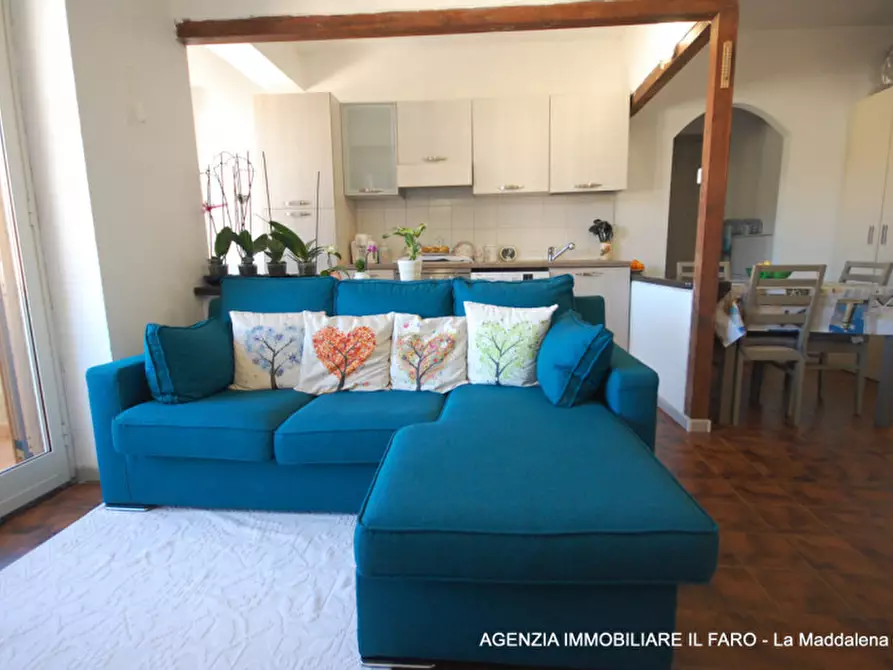 Immagine 6 di Appartamento in vendita  in via Aldo Moro a La Maddalena