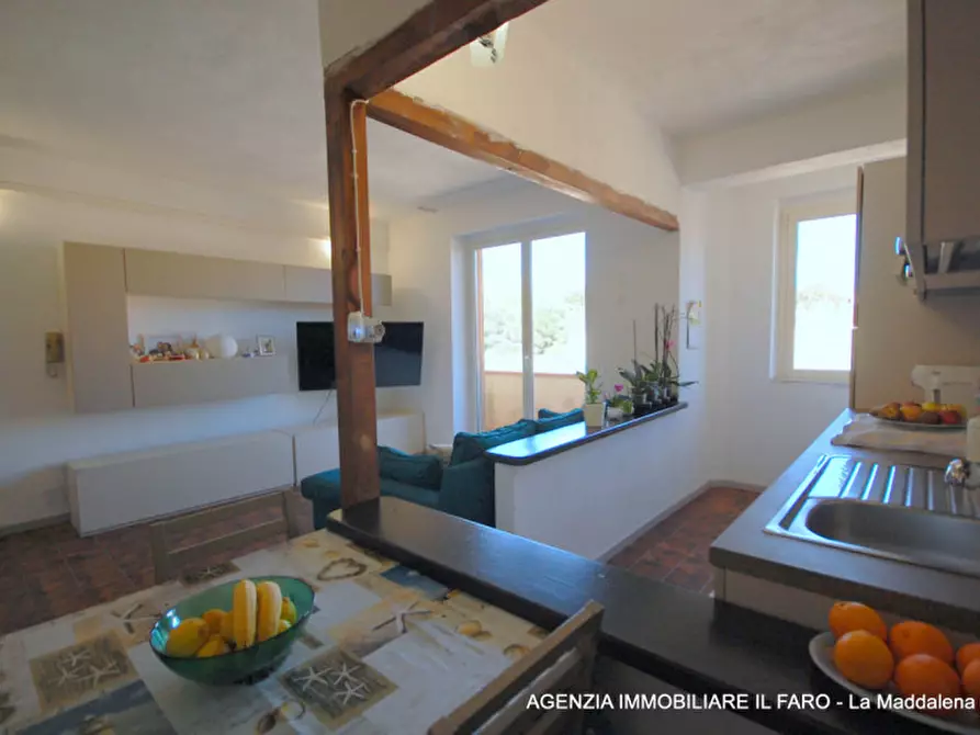 Immagine 7 di Appartamento in vendita  in via Aldo Moro a La Maddalena