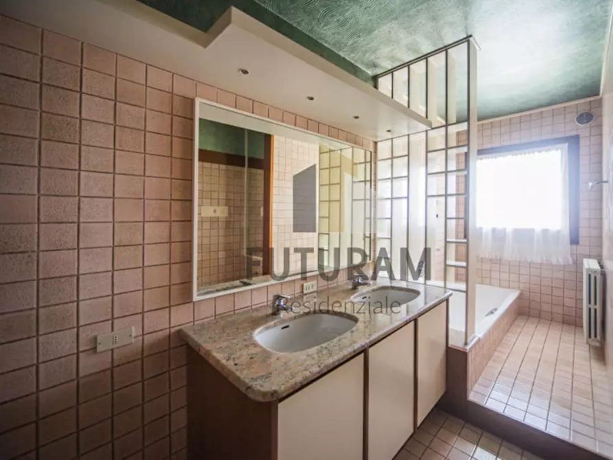 Immagine 26 di Appartamento in vendita  a Torri Di Quartesolo