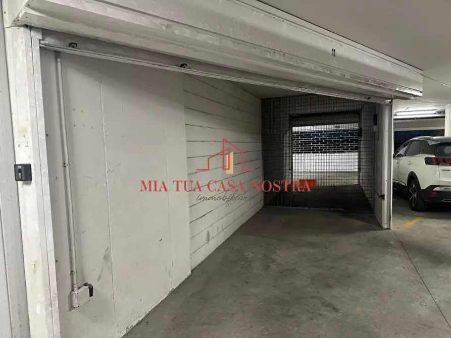 Immagine 3 di Garage in vendita  in Via Altinate a Padova