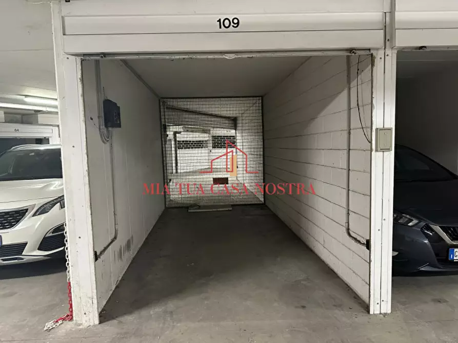 Immagine 3 di Garage in vendita  in Via Altinate a Padova