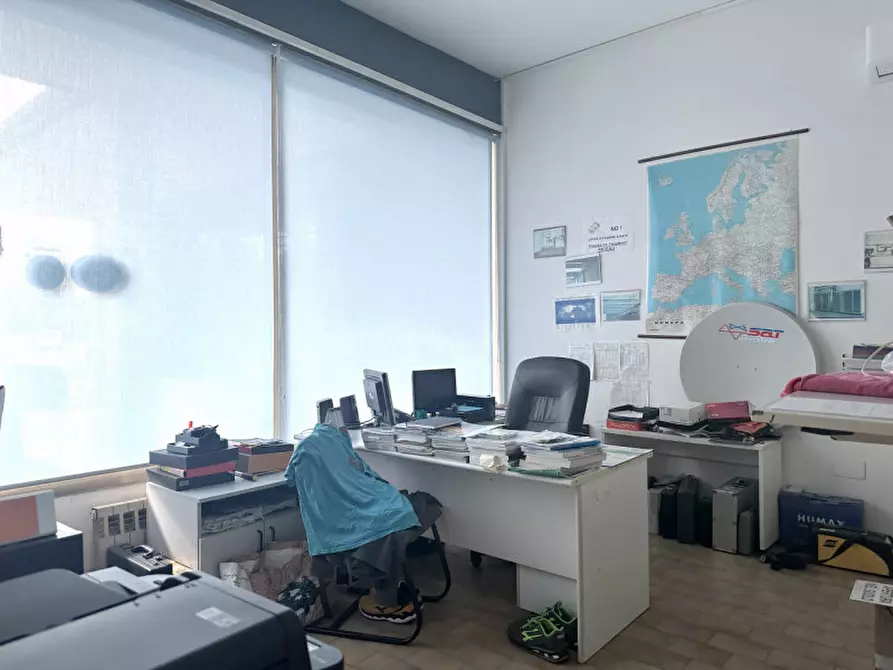 Immagine 2 di Negozio in vendita  in VIA SAN VALENTINO a Dolo