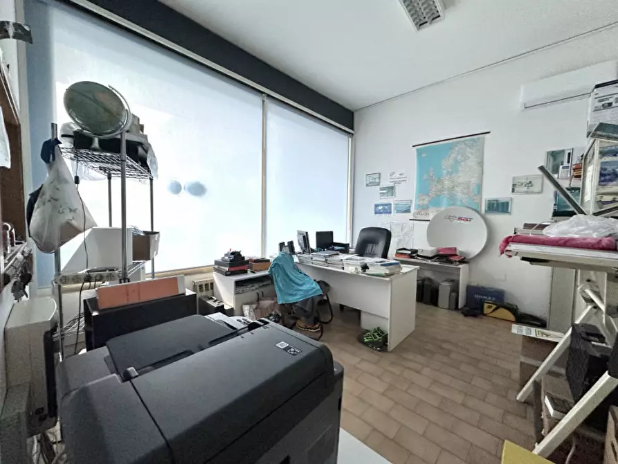 Immagine 3 di Negozio in vendita  in VIA SAN VALENTINO a Dolo