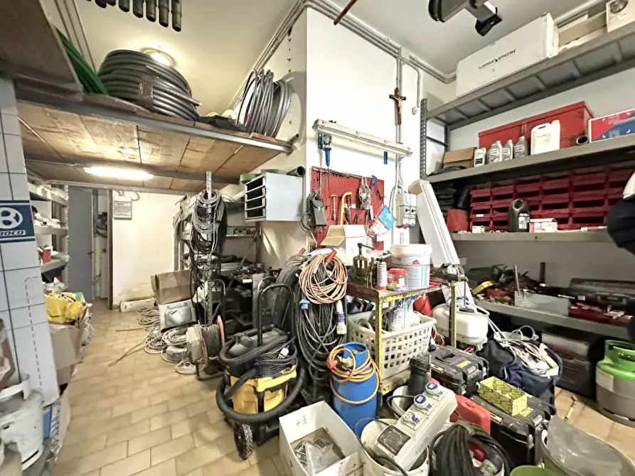 Immagine 5 di Negozio in vendita  in VIA SAN VALENTINO a Dolo