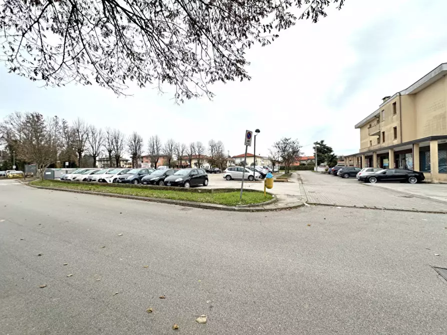 Immagine 11 di Negozio in vendita  in VIA SAN VALENTINO a Dolo