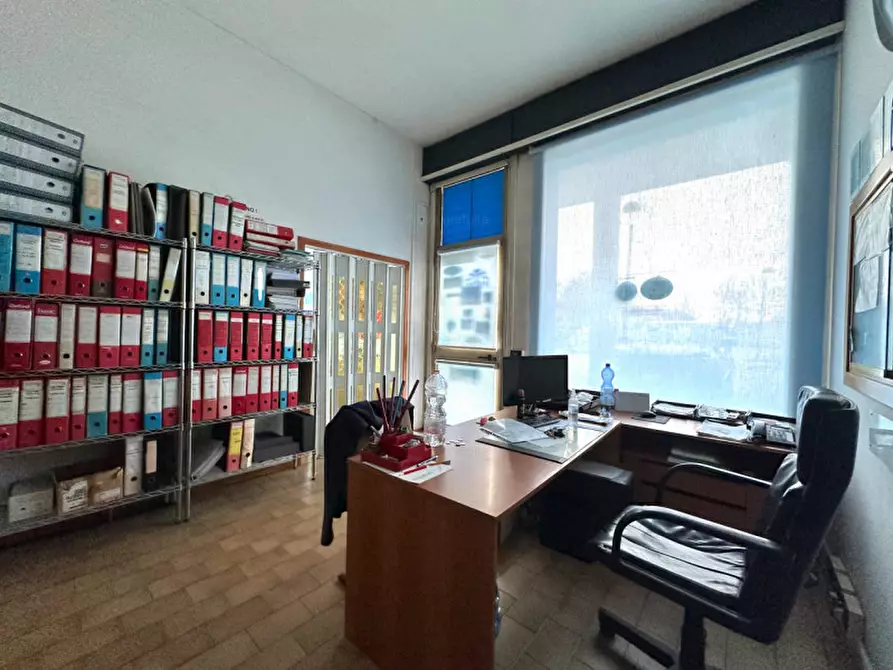 Immagine 13 di Negozio in vendita  in VIA SAN VALENTINO a Dolo