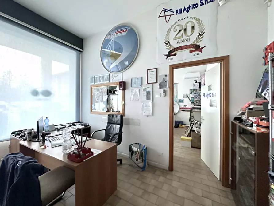 Immagine 15 di Negozio in vendita  in VIA SAN VALENTINO a Dolo