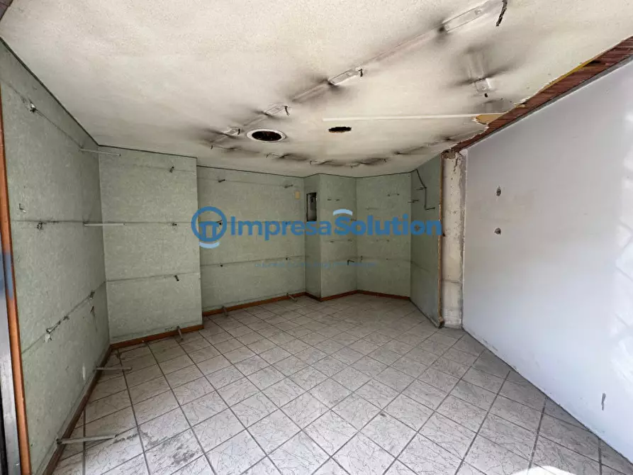 Immagine 12 di Negozio in vendita  in Corso Giuseppe Garibaldi a Napoli