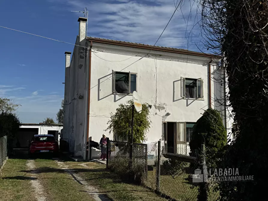 Immagine 3 di Villetta a schiera in vendita  in Via Arioste 1137 a Bagnolo Di Po