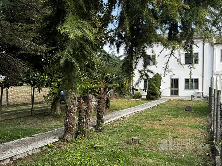 Immagine 4 di Villetta a schiera in vendita  in Via Arioste 1137 a Bagnolo Di Po