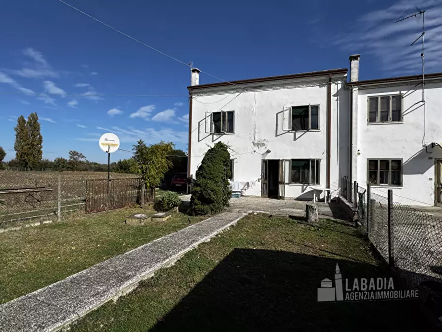 Immagine 24 di Villetta a schiera in vendita  in Via Arioste 1137 a Bagnolo Di Po