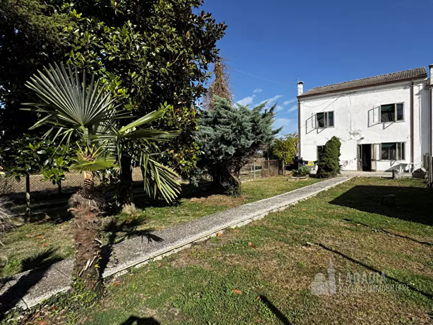 Immagine 27 di Villetta a schiera in vendita  in Via Arioste 1137 a Bagnolo Di Po