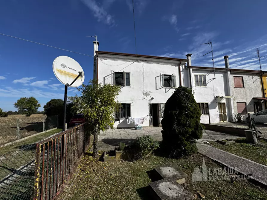 Immagine 31 di Villetta a schiera in vendita  in Via Arioste 1137 a Bagnolo Di Po