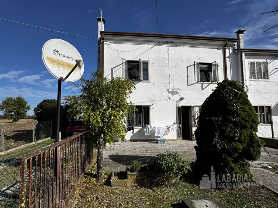 Immagine 32 di Villetta a schiera in vendita  in Via Arioste 1137 a Bagnolo Di Po