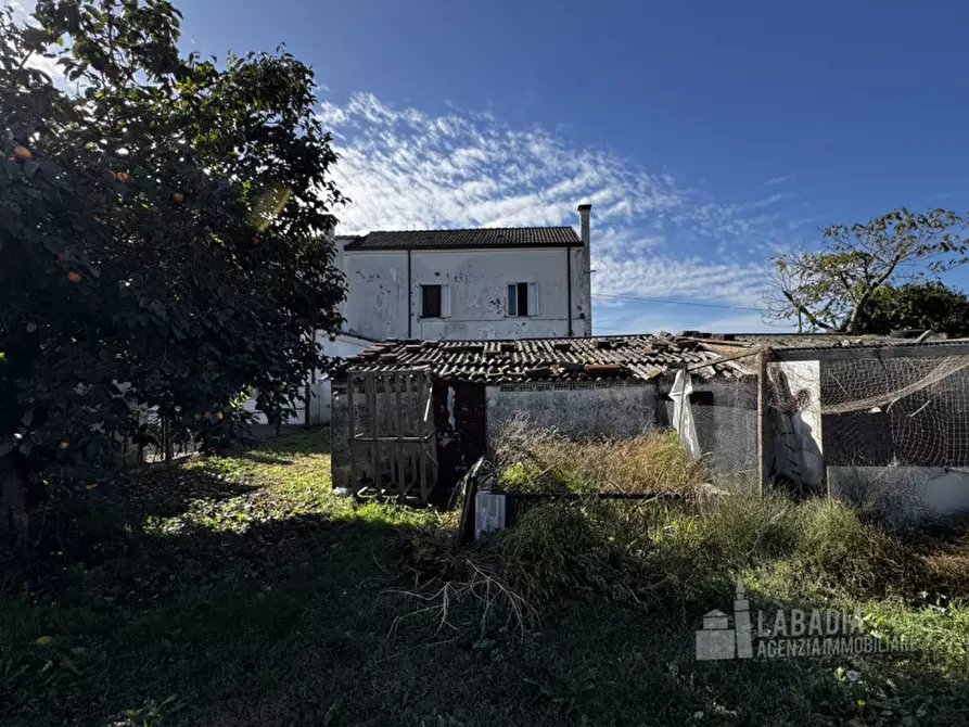 Immagine 34 di Villetta a schiera in vendita  in Via Arioste 1137 a Bagnolo Di Po