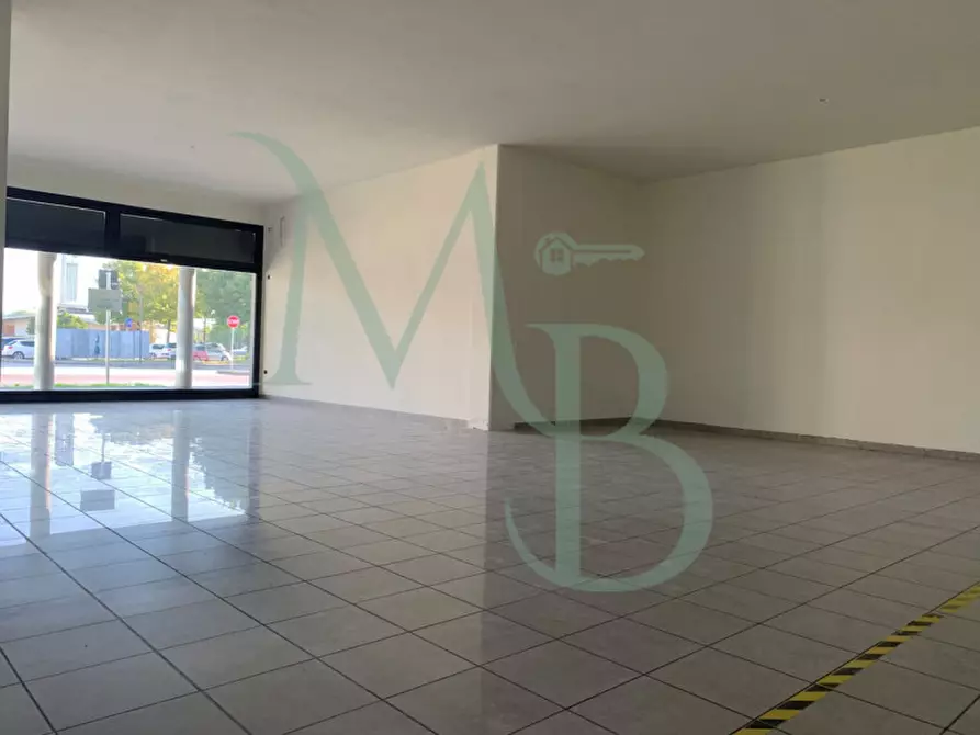 Immagine 9 di Negozio in affitto  in Via Armando Diaz a Vigonza