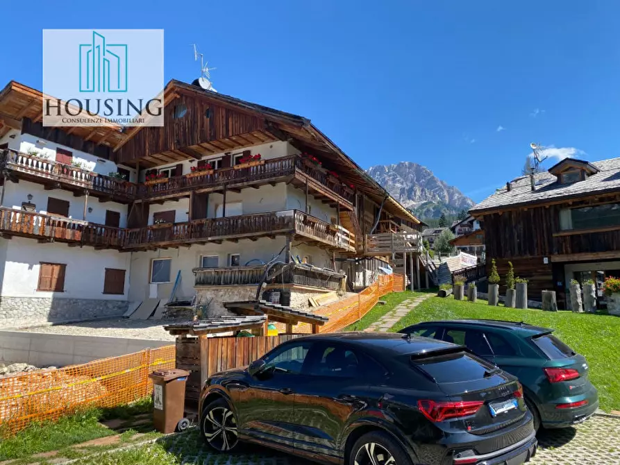 Immagine 10 di Appartamento in vendita  in Via dello Stadio a Cortina D'ampezzo