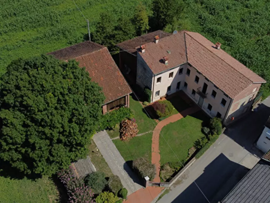 Immagine 10 di Rustico / casale in vendita  in via martinè a Malo