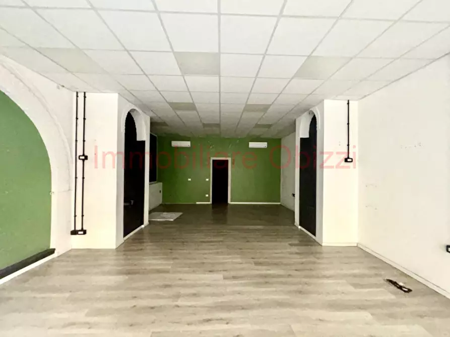 Immagine 1 di Negozio in affitto  in Via Altinate a Padova