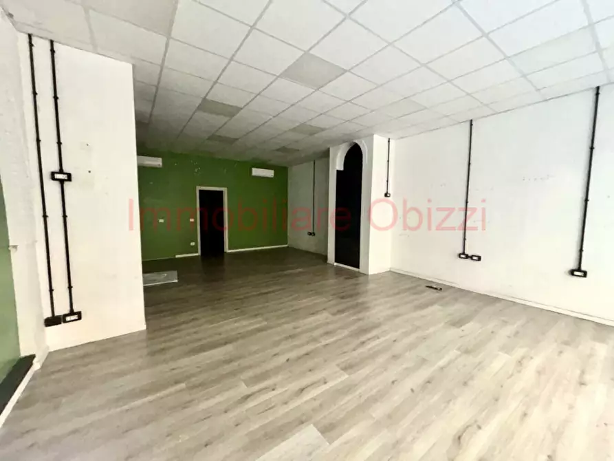 Immagine 3 di Negozio in affitto  in Via Altinate a Padova