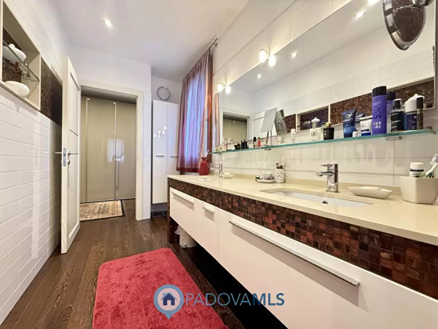 Immagine 27 di Villa in vendita  in Via Vittorio a Ponso