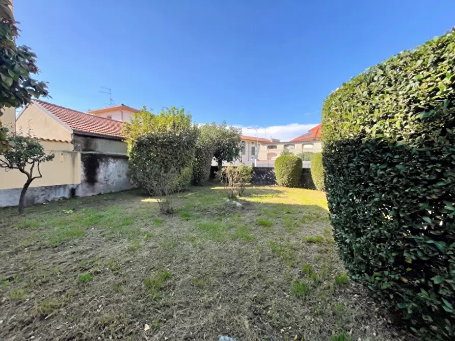 Immagine 4 di Casa indipendente in vendita  a Azzano San Paolo