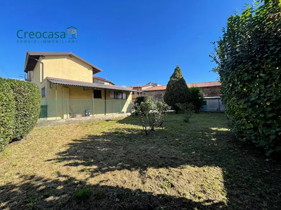 Immagine 2 di Casa indipendente in vendita  a Azzano San Paolo