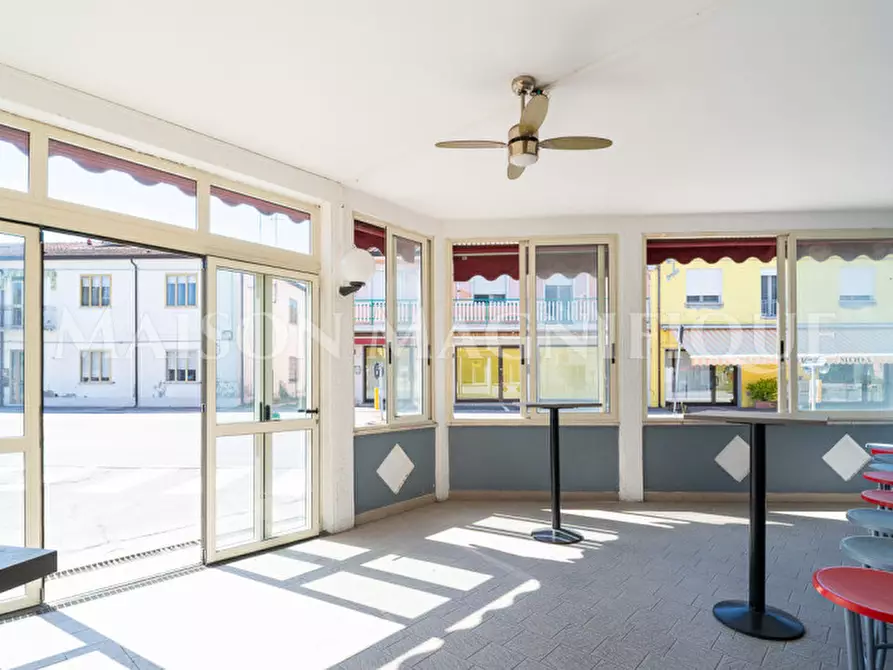 Immagine 5 di Attività commerciale in vendita  in Piazza Vittorio Veneto 1 a Mesola