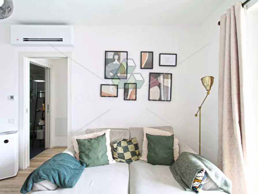 Immagine 5 di Appartamento in vendita  in Via Montegallo a Roma