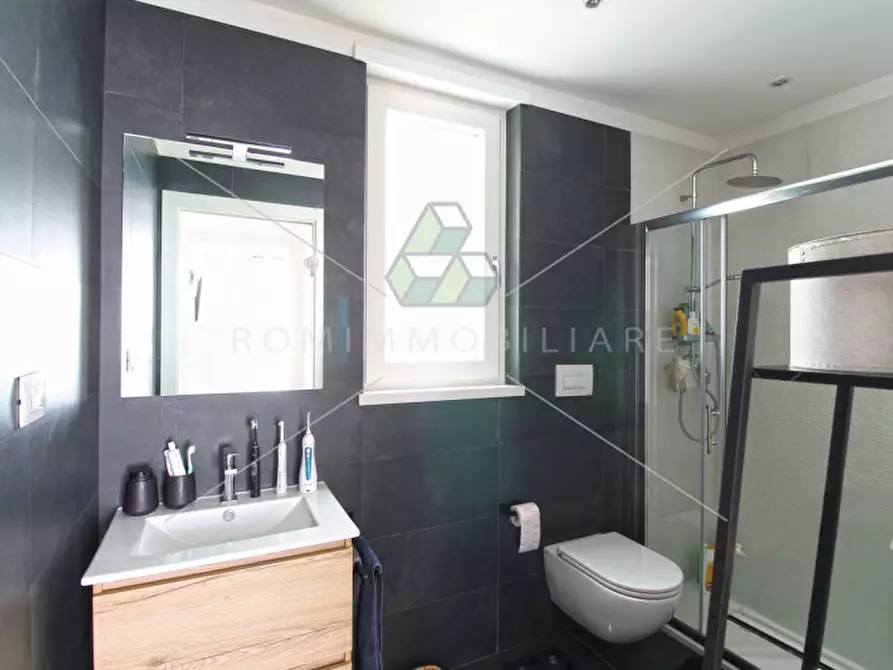 Immagine 9 di Appartamento in vendita  in Via Montegallo a Roma