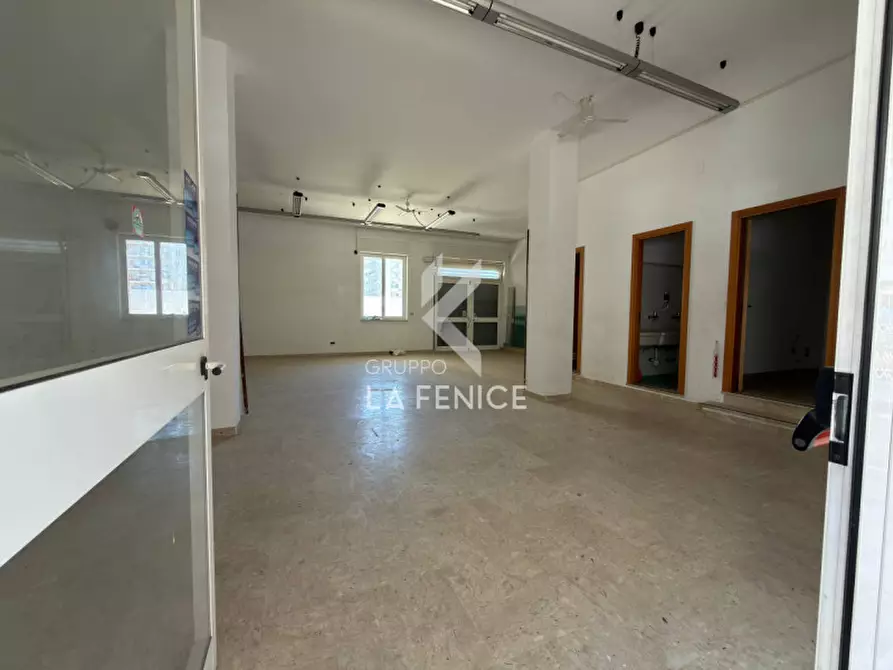 Immagine 5 di Negozio in vendita  in I Parallela Via delle Arti 27 a Martina Franca
