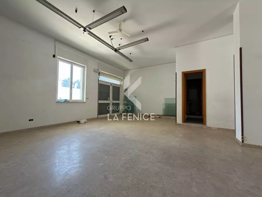 Immagine 7 di Negozio in vendita  in I Parallela Via delle Arti 27 a Martina Franca