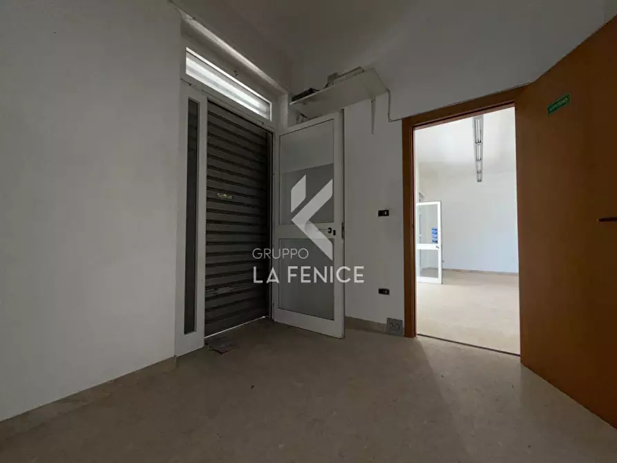 Immagine 11 di Negozio in vendita  in I Parallela Via delle Arti 27 a Martina Franca