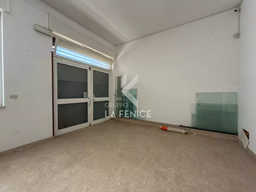 Immagine 14 di Negozio in vendita  in I Parallela Via delle Arti 27 a Martina Franca