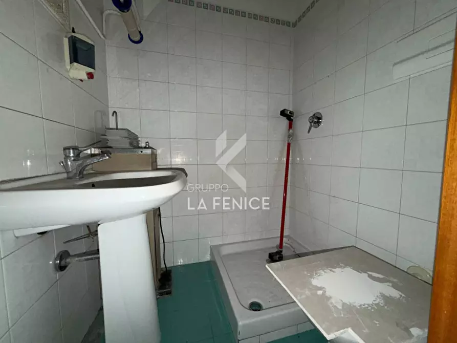 Immagine 19 di Negozio in vendita  in I Parallela Via delle Arti 27 a Martina Franca