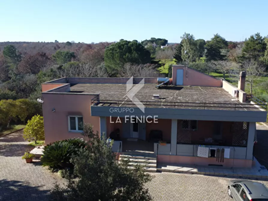 Immagine 1 di Villa in vendita  in strada guardarello 76a a Martina Franca