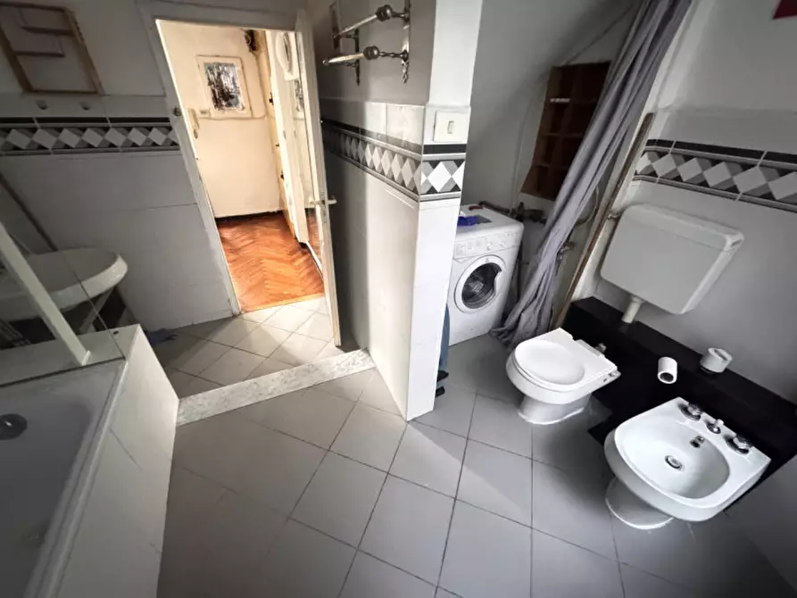 Immagine 13 di Appartamento in affitto  in vico scuole pie a Genova