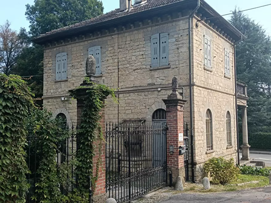 Immagine 26 di Villa in affitto  in Viale Brianza 1 a Arcore