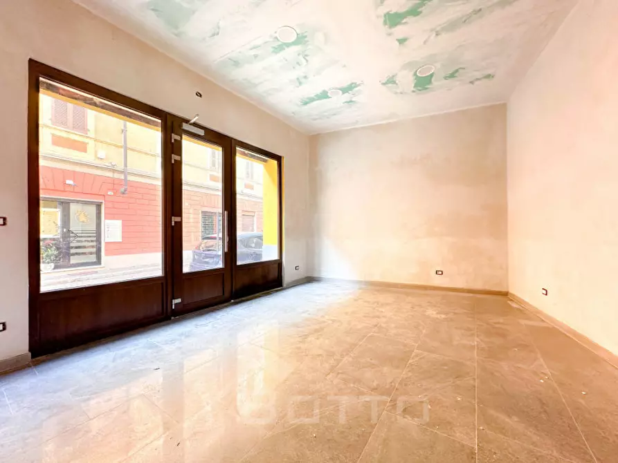 Immagine 9 di Negozio in vendita  in Via Dante Alighieri,31 a Carpignano Sesia