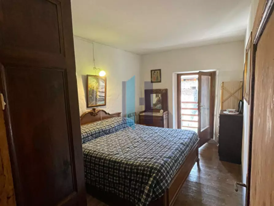 Immagine 10 di Villetta a schiera in vendita  in via Dossello 10 a Capovalle