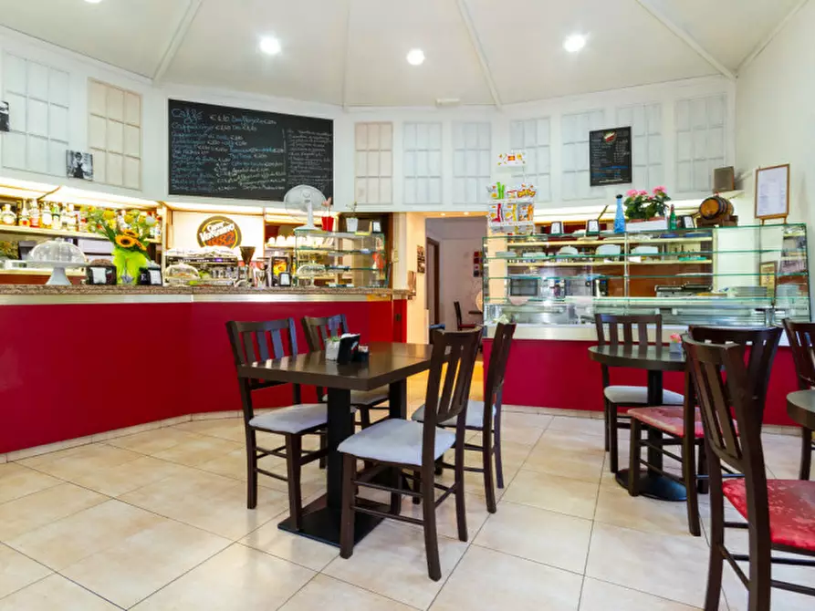 Immagine 6 di Attività commerciale in vendita  in Via Vincenzo Gioberti a Torino