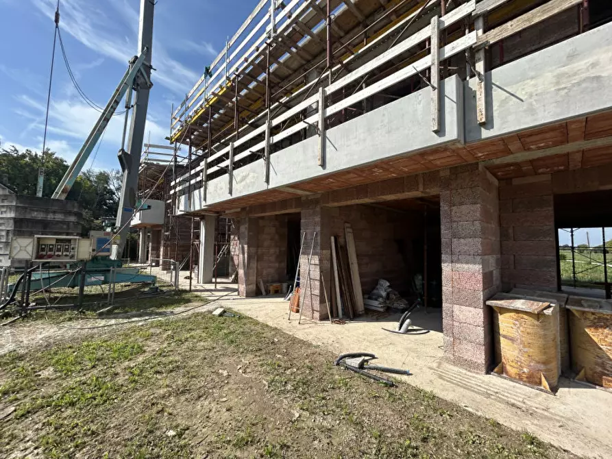 Immagine 1 di Casa trifamiliare in vendita  in Via Giovanni Paolo I a Campodoro