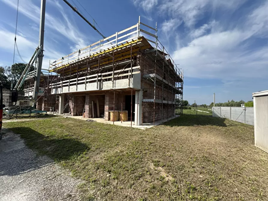 Immagine 2 di Casa trifamiliare in vendita  in Via Giovanni Paolo I a Campodoro